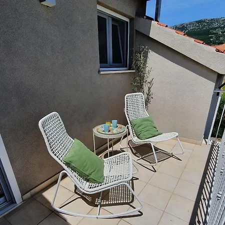 Villa Elysium - Beautiful Family House With Heated Pool Kaštela