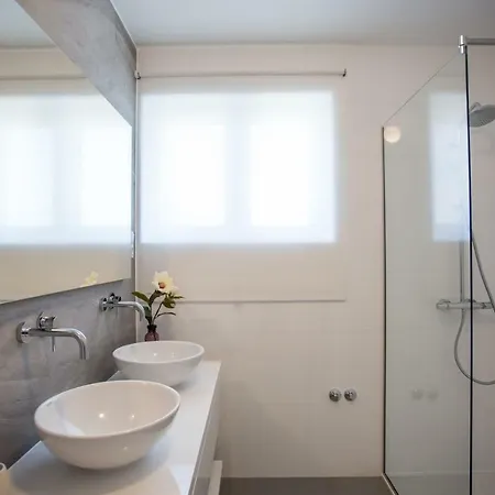 Elysium - Beautiful Family House With Heated Pool Kaštela