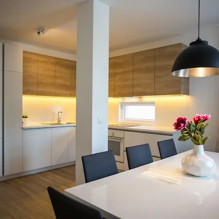 Villa Elysium - Beautiful Family House With Heated Pool