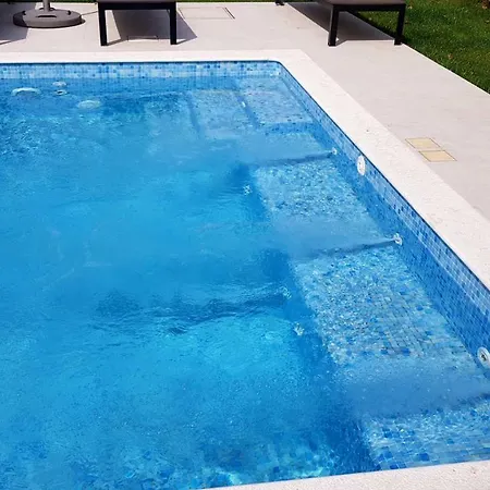 Villa Elysium - Beautiful Family House With Heated Pool *