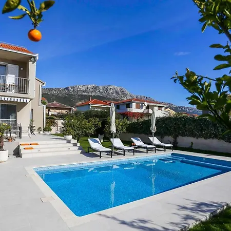 Elysium - Beautiful Family House With Heated Pool Villa *